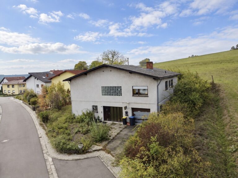 Ruhiges Landhaus am grünen Hang